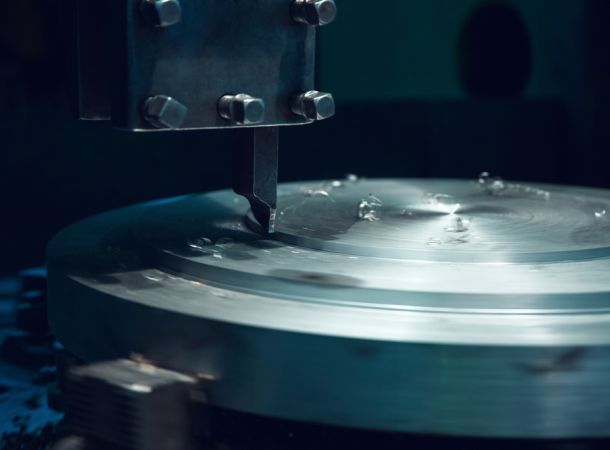 Mecanizado por desbaste: cómo influyen la geometría y el material en la pieza en bruto