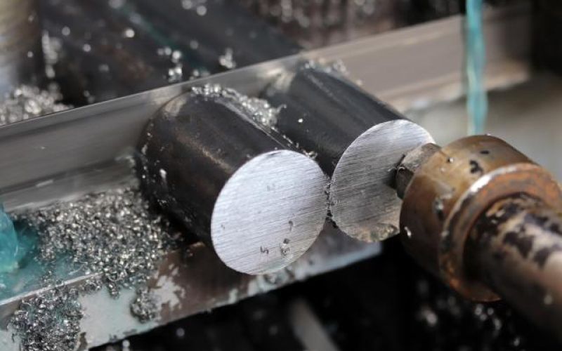 Aluminio o acero inoxidable: cómo elegir material en un proyecto de mecanizado CNC